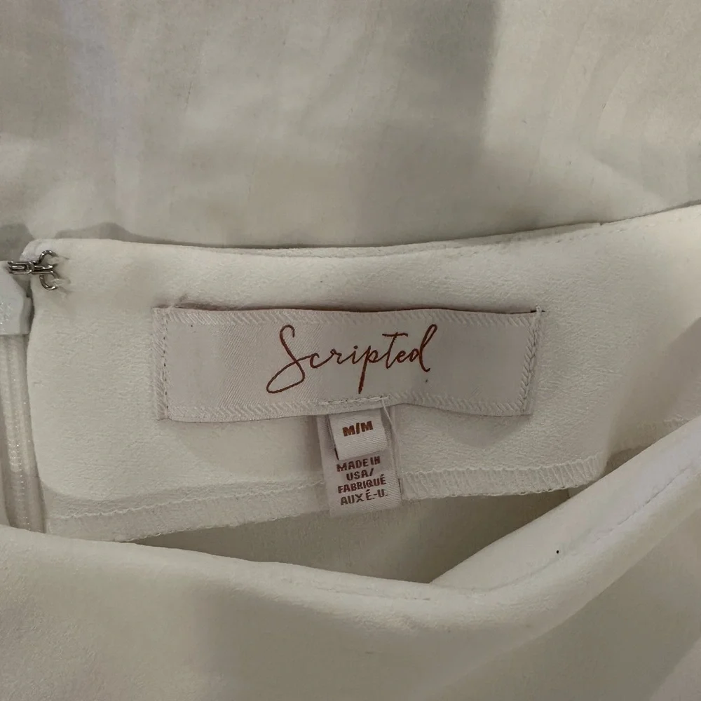 Scripted front panel flowy white shorts - Picture 2 of 3